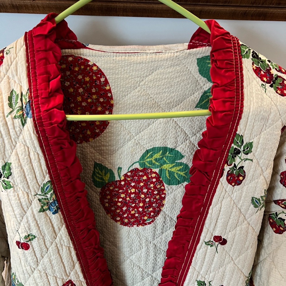 Vintage upcycled reversible quilt coat - Picture 6 of 11